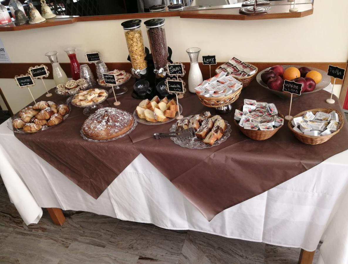 Hotel Luca Rimini Luaran gambar